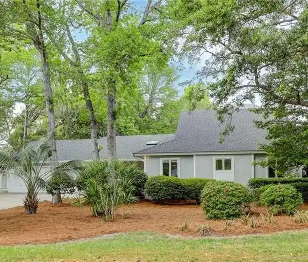 FULLY RENOVATED 5 BEDROOM,, 3.5 BATH PLUS FLEX ROOM ON A .611-ACRE LOT IN PRIVATE PORT ROYAL!