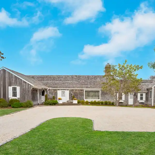 RARE OPPORTUNITY CLOSE TO THE OCEAN