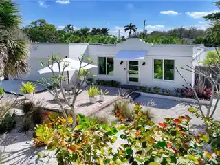 Beautifully Updated Home in the Heart of Lake Park