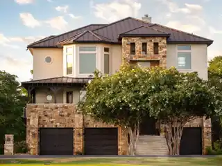 Luxury Lakefront Living at the Bandit