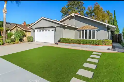 Single-Story Home on a Large Lot in Tustin Meadows