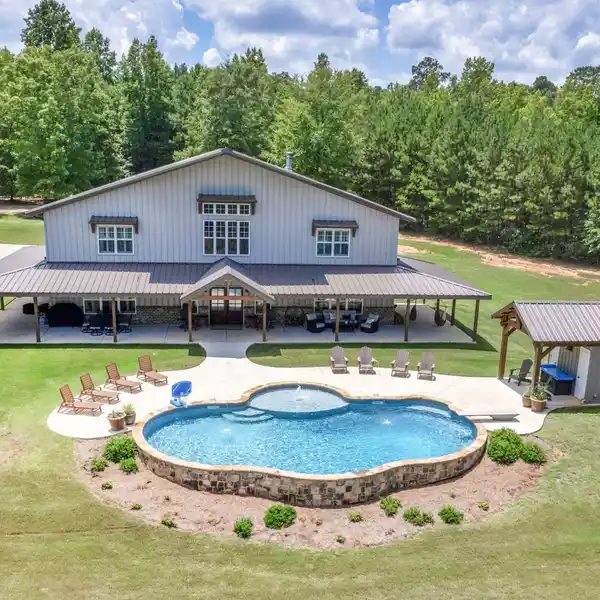REMARKABLE RETREAT ON THE STUNNING TUSSAHAW SECTION OF JACKSON LAKE