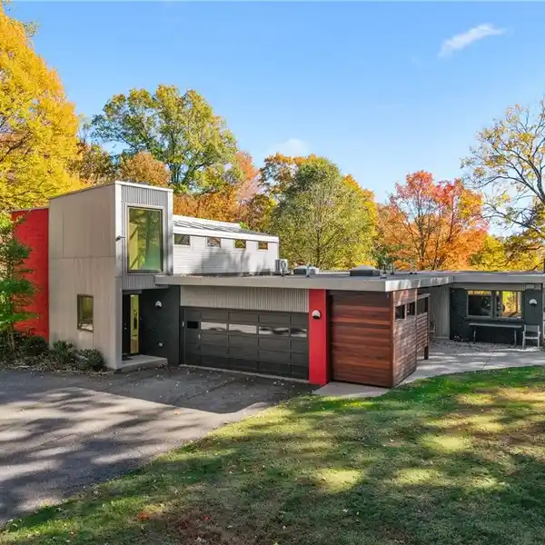 17-ACRE RETREAT BORDERING HARTWOOD ACRES PARK