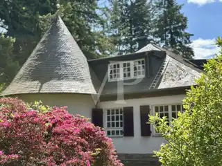 Historic Country House with Charm, Comfort and Large Park