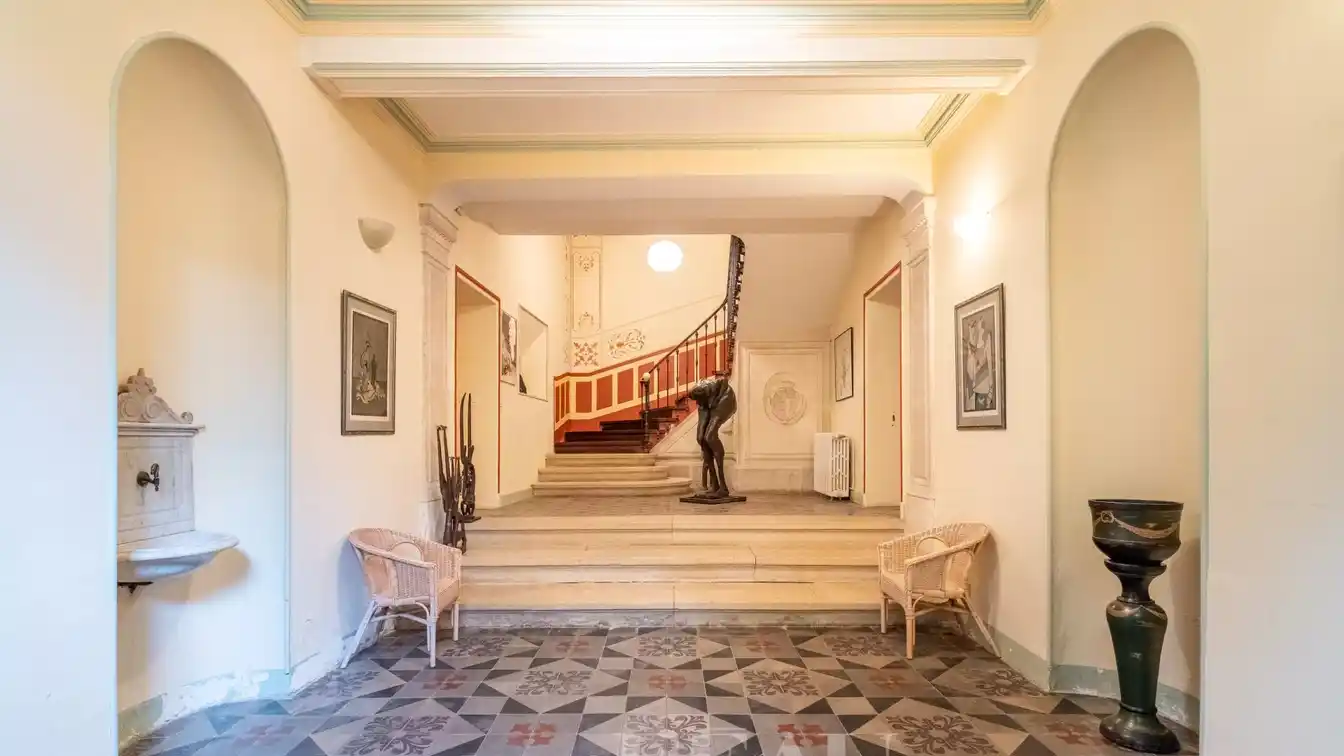 Expansive Luxury Property in Mormoiron