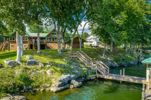 Lakefront Retreat