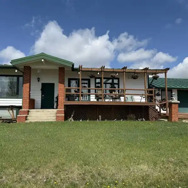 BEAUTIFUL 4.5-ACRE EQUESTRIAN PROPERTY