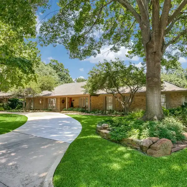 BEAUTIFULLY UPDATED DREAM HOME