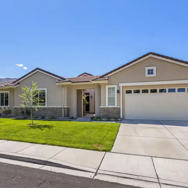 SINGLE-STORY HOME IN COVETED GOLDEN HILLS