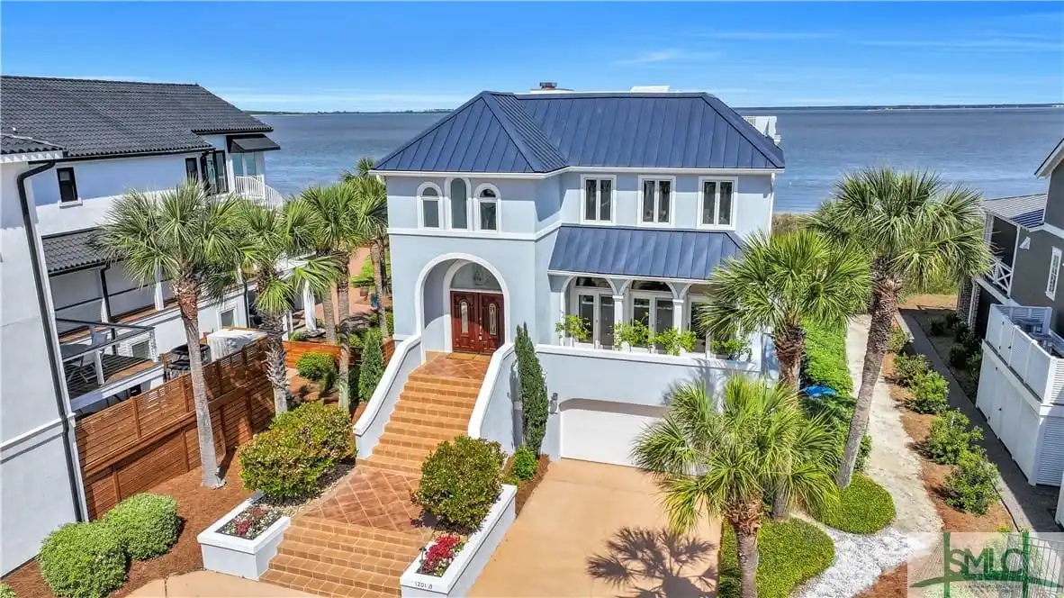 Exquisite Residence with Elevator & Observation Deck