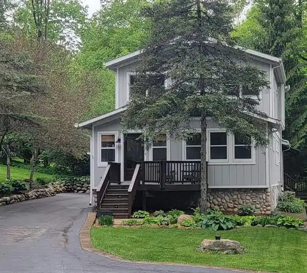 IMMACULATE HOME STEPS TO THE LAKE
