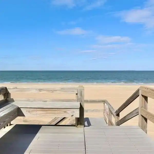 BEACHFRONT CONDO ON THE CHESAPEAKE BAY