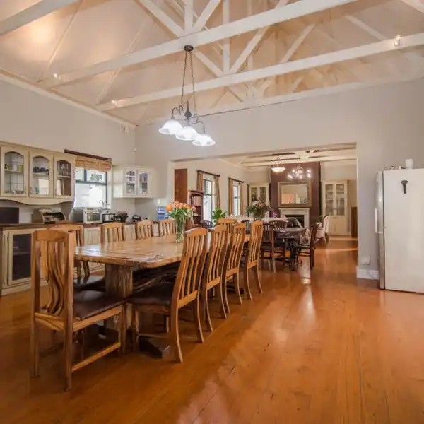 FAMILY HOME IN L'HERMITAGE PARADYSKLOOF