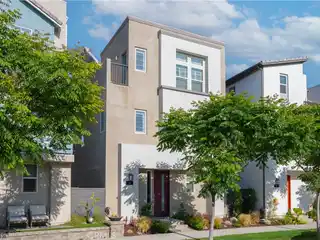 Upgraded Lake View Home in Rienda