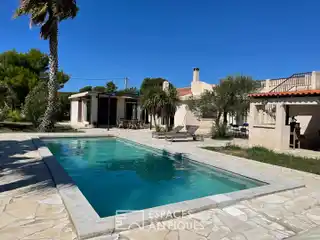 Villa with Park and Pool on the Côte Bleue