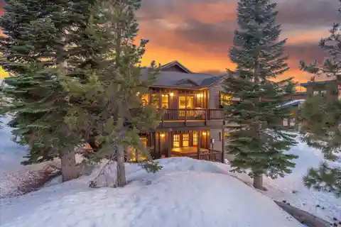 Mountain Retreat with Amazing Panoramic Views