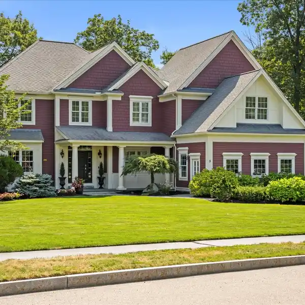 FULL CUSTOMIZED HOME IN HIGHLAND HILL ESTATES