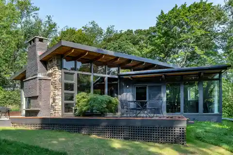 Chic Mid-Century Overlooking the Johnson Farm Preserve