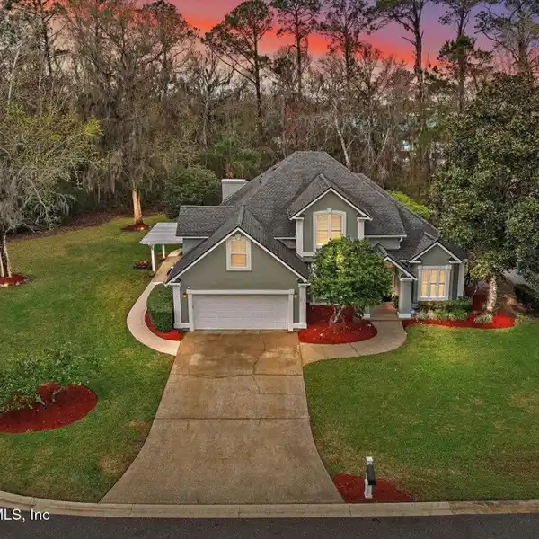 SPECTACULAR POOL HOME IN DESIRABLE FAIRFIELD
