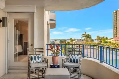 Beautiful Home in Solamar in the Heart of Park Shore