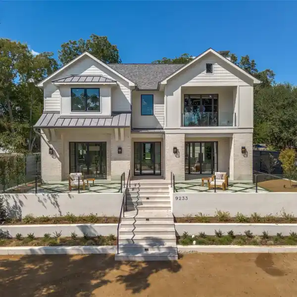 STUNNING NEW CONSTRUCTION NEAR WHITE ROCK LAKE