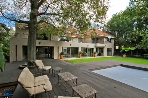 Extraordinary Master-built Home
