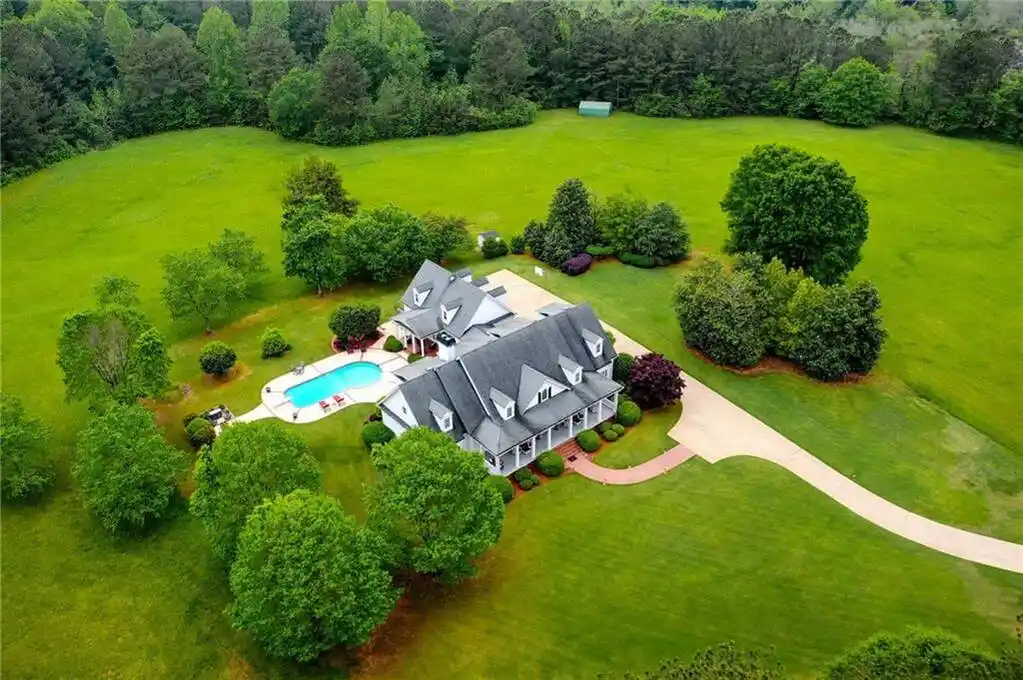 Magnificent 20-acre Estate