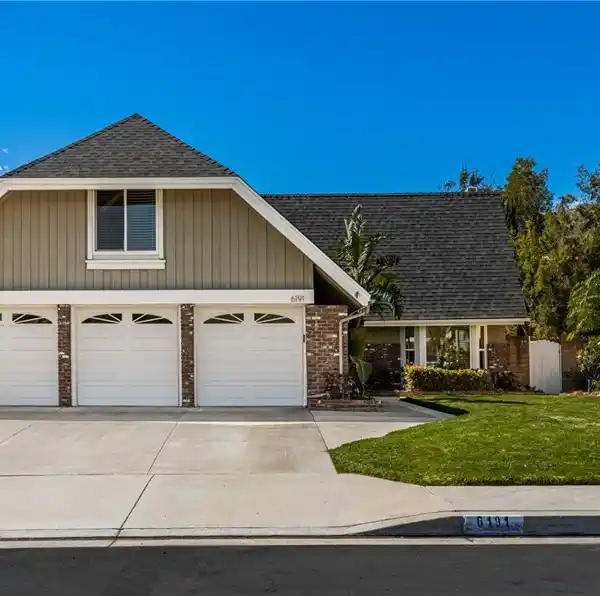 EXQUISITE RESIDENCE IN THE PRESTIGIOUS TRAVIS RANCH COMMUNITY
