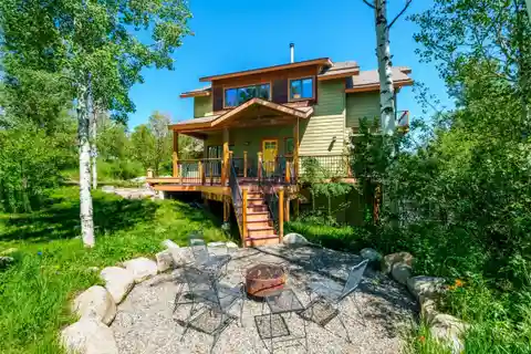 Discover the Epitome of Mountain Living