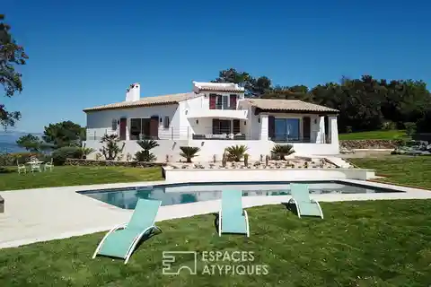 Prestigious Villa with Panoramic Sea View