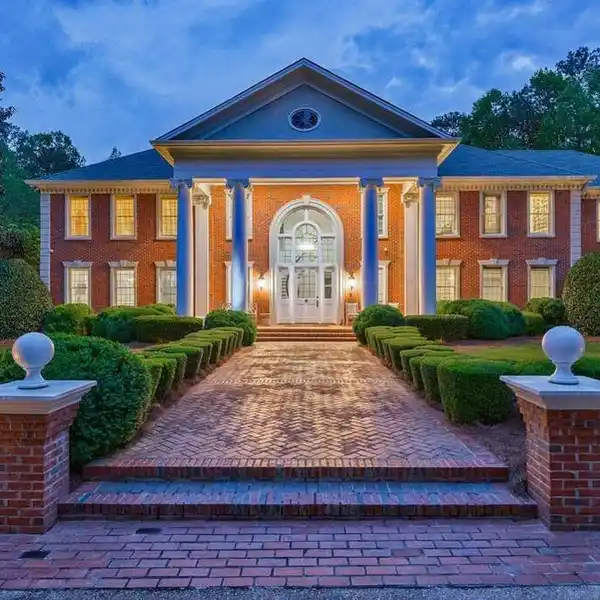 FIVE-ACRE ESTATE IN CAMERON CREST FARMS
