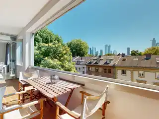 Light-Flooded Apartment in Sought-After Westend