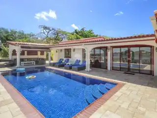 Lovely Villa with Splendid Views