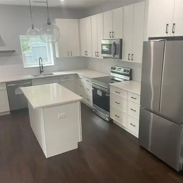 COMPLETELY RENOVATED COLONIAL IN ARDSLEY