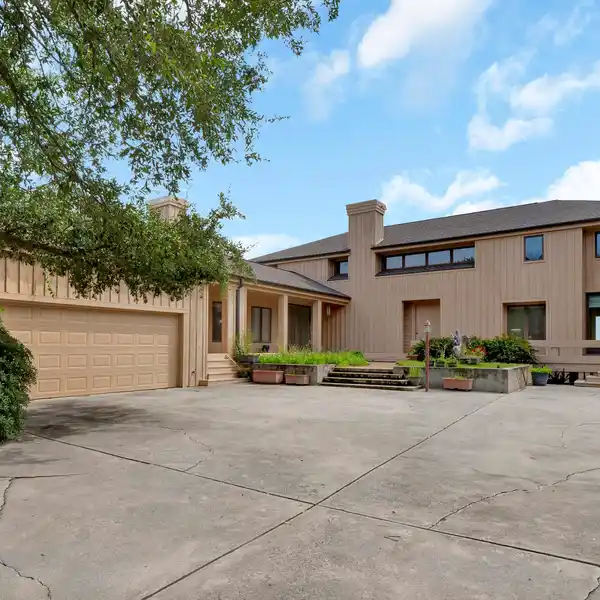 WATERFRONT HOME WITH UNSURPASSED VIEWS