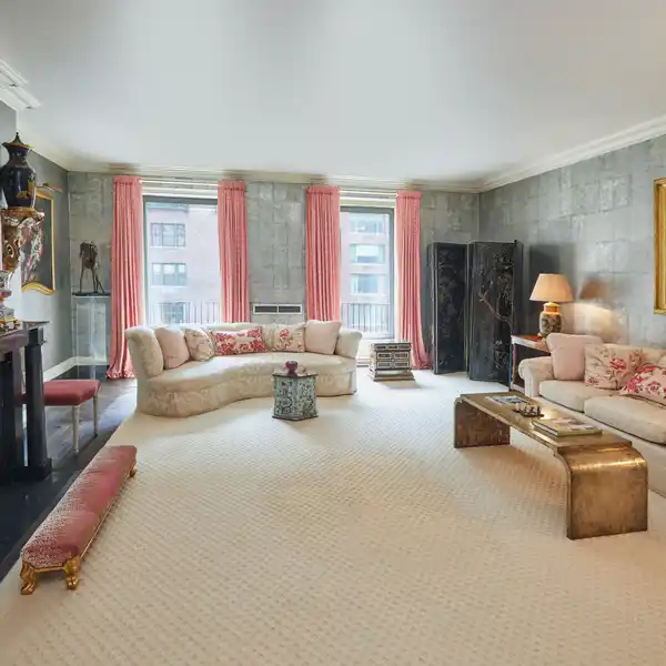 UPSCALE LIVING IN PRESTIGIOUS LOCATION