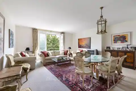 Sunbathed Apartment in a Private Period Mansion