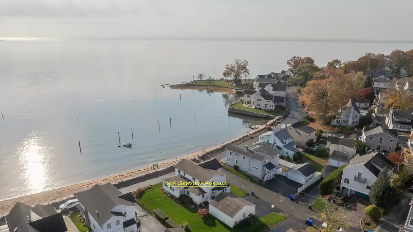Unique Opportunity in Hotchkiss Grove