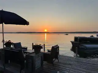 Charming Cabin with Beach on Big Trout Lake