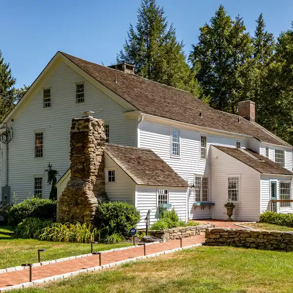 UNDENIABLY CHARMING RESTORED 1685 HOME