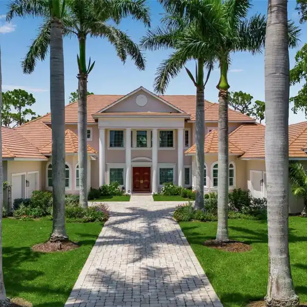 STATELY TRADITIONAL CUSTOM ESTATE