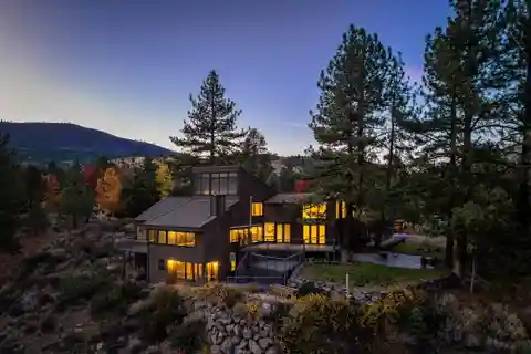 Stunning Contemporary Mountain Retreat