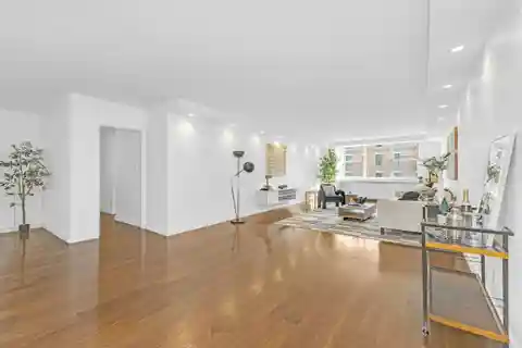 Elegant Renovated 4-Bedroom with Grand Layout