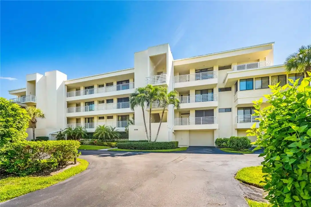 Completely Renovated Open-plan Two Bedroom Home