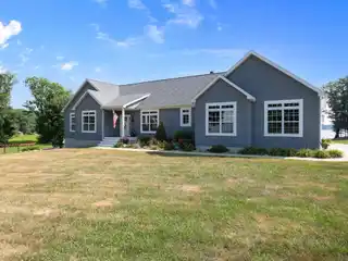 Spacious Home on Beautiful Hudson Lake