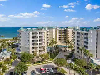Breathtaking Oceanfront Views in Prime Location
