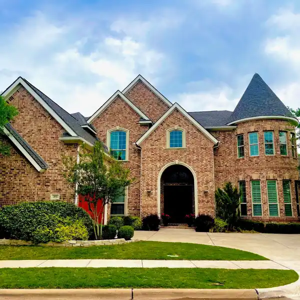 CREEKSIDE LIVING IN THE HEART OF WEST PLANO