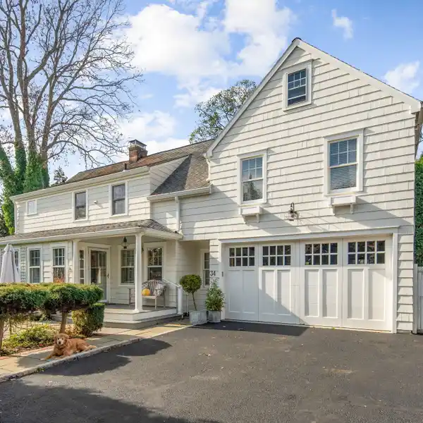 FARMHOUSE COLONIAL CHARMER