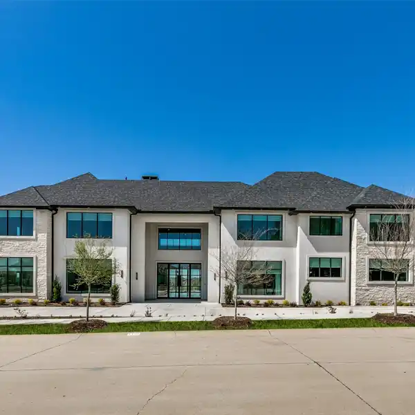MODERN MASTERPIECE IN A PRESTIGIOUS GATED COMMUNITY