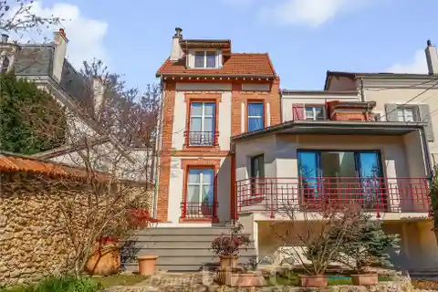 Renovated Period Home with South Terrace